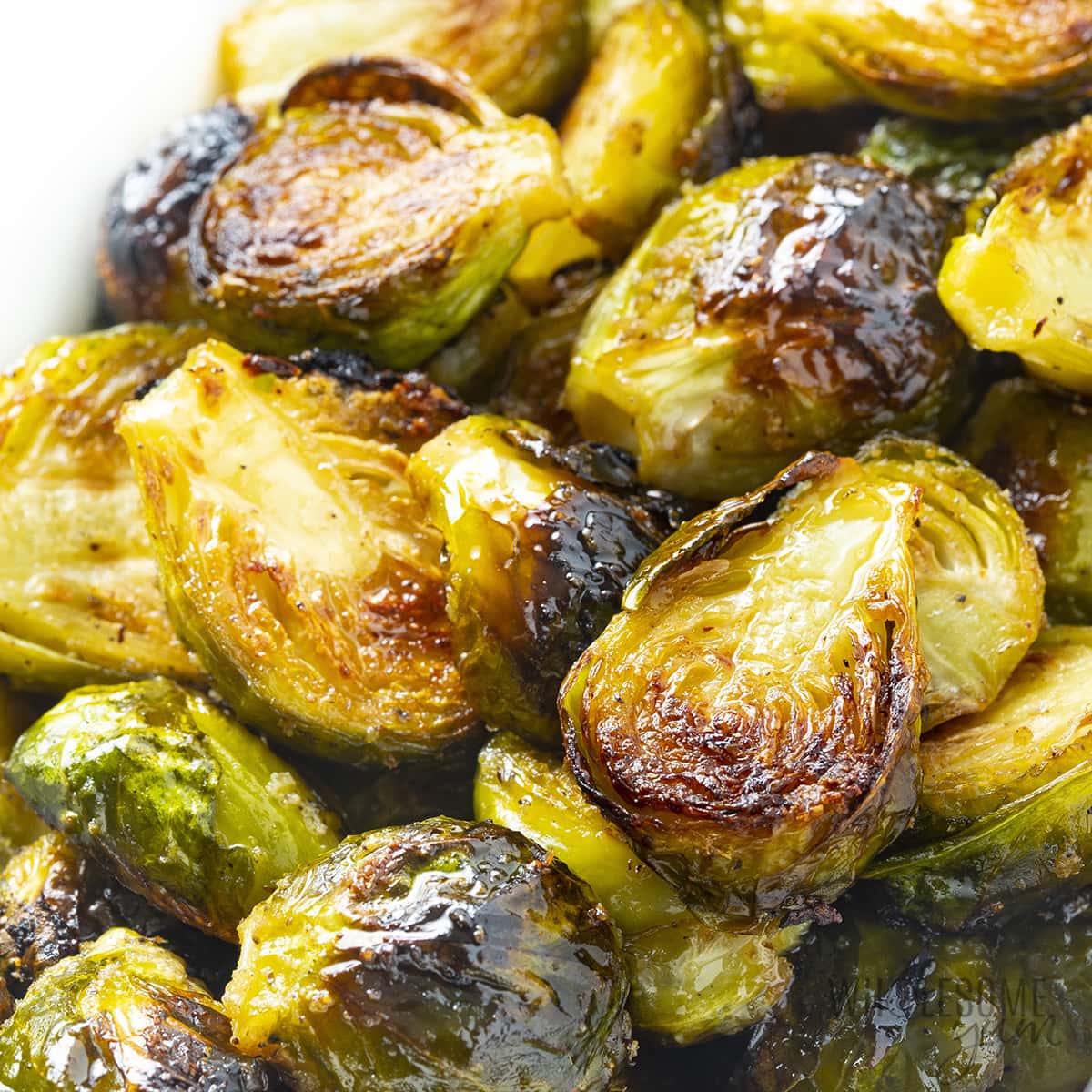 Easy Roasted Brussels Sprouts: Crispy, Sweet & Wholesome Side